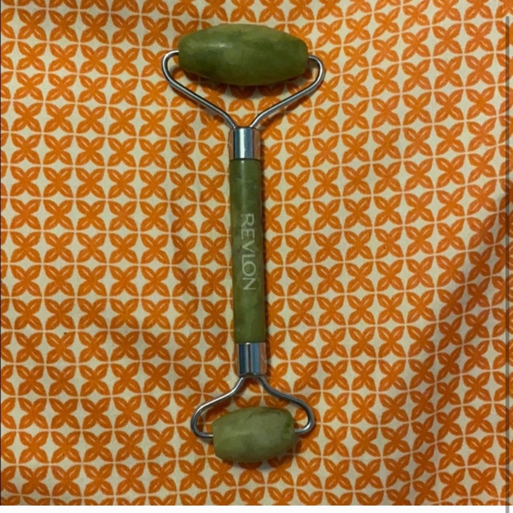 Jade roller